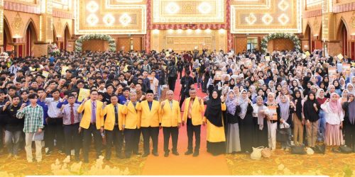 Yayasan Perguruan Tinggi Komputer “YPTK” Padang Berikan 594 Beasiswa Prestasi untuk Mahasiswa Terbaik Universitas Putra Indonesia Tahun Akademik 2023/2024